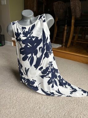 WHITE HOUSE, BLACK MARKET, NAVY BLUE AND WHITE ASYMMETRIC TANK TOP